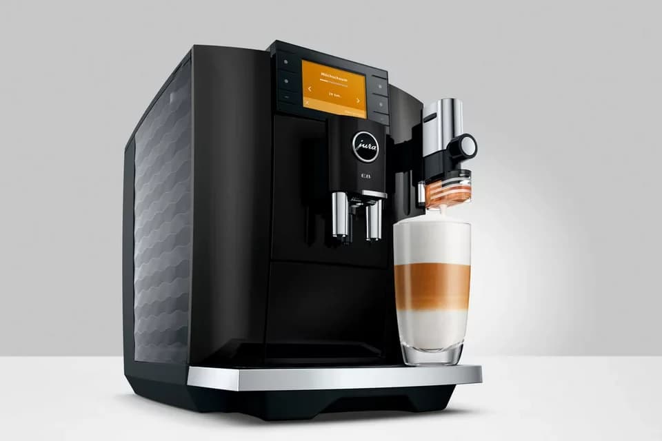 JURA Kaffeevollautomat 15745 E8 (ED), Piano Black, 27 Spezialitäten, WiFi, Hot & Light Brew, Sweet - Thumbnail 7