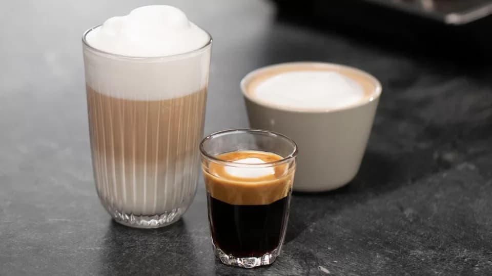 SIEMENS Kaffeevollautomat EQ700 classic TP715D47, Cold Brew, intuitives 5" TFT-Display, App, iaromaSelect, 10 Favoriten, autom. Dampfreinigung,silber metallic - Thumbnail 7