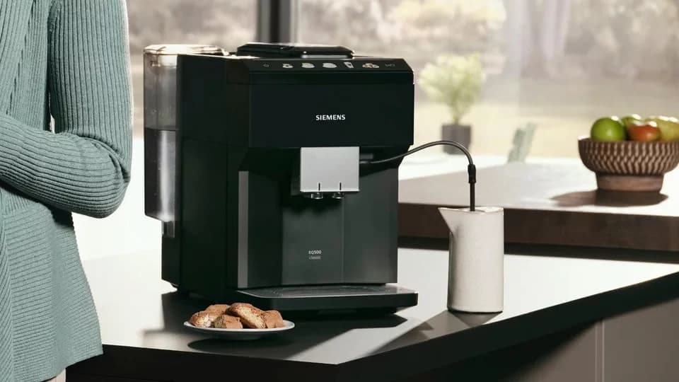 SIEMENS Kaffeevollautomat EQ500 classic TP513D09, viele Kaffeespezialitäten, OneTouch-Funktion, intuitives Farbdisplay, automatische Dampfreinigung, schwarz - Thumbnail 5