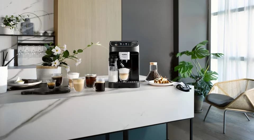 De'Longhi Kaffeevollautomat Magnifica Plus ECAM320.60.B - 15 Rezepte, LatteCrema Milchsystem, 3,5" Touch-Farbdisplay, Extra Shot Funktion, automatische Reinigung - Thumbnail 9