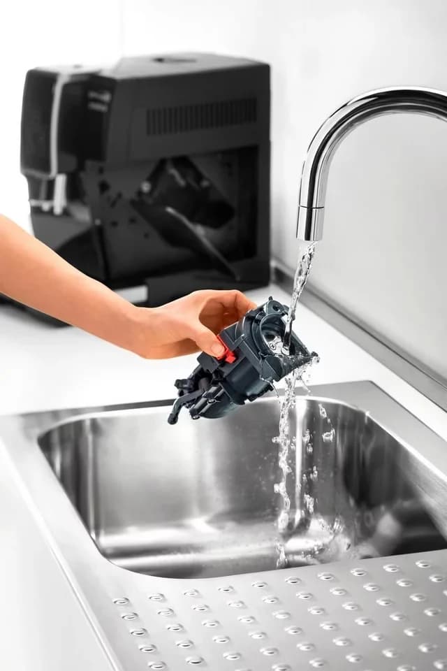 De'Longhi Kaffeevollautomat Dinamica ECAM356.57.B - 14 Kaffeegetränke mit perfektem Milchschaum, Kannen-Funktion (6 Tassen), Kegelmahlwerk (13-stufig), 5 Kaffeestärken - Thumbnail 5