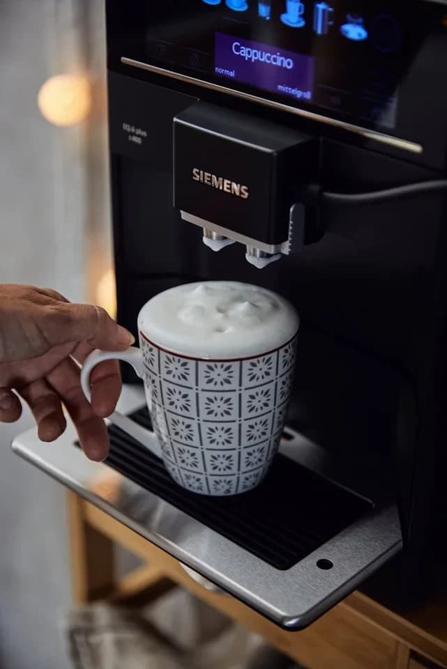 SIEMENS Kaffeevollautomat EQ6 plus s400 TE654509DE, Doppeltassenfunktion, Keramikmahlwerk, viele Kaffeespezialitäten, automatische Dampfreinigung, saphirschwarz - Thumbnail 10