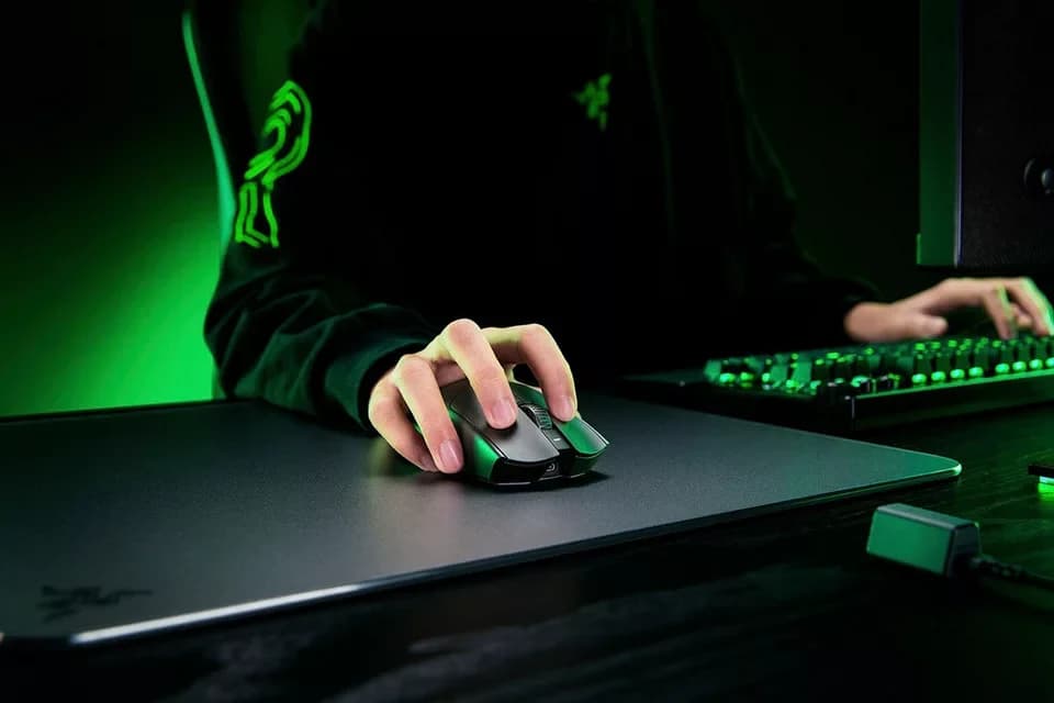 RAZER Viper V3 Pro Gaming-Maus (kabellos) - Thumbnail 4