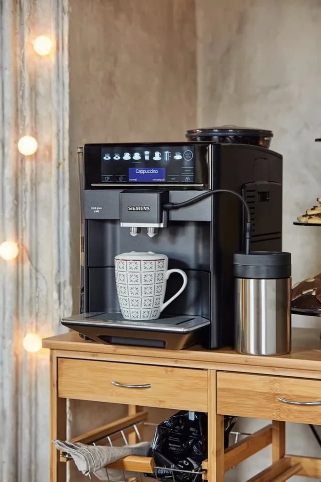 SIEMENS Kaffeevollautomat EQ6 plus s400 TE654509DE, Doppeltassenfunktion, Keramikmahlwerk, viele Kaffeespezialitäten, automatische Dampfreinigung, saphirschwarz - Thumbnail 9